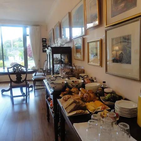 Tree Tops Bed & Breakfast 4*
